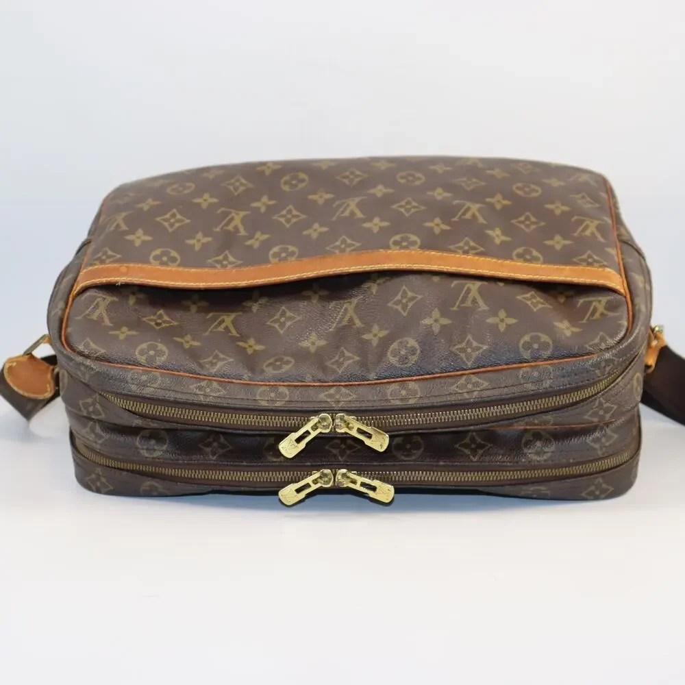 Louis Vuitton Monogram Reporter GM‎ Crossbody Bag – Large Size – Vintage